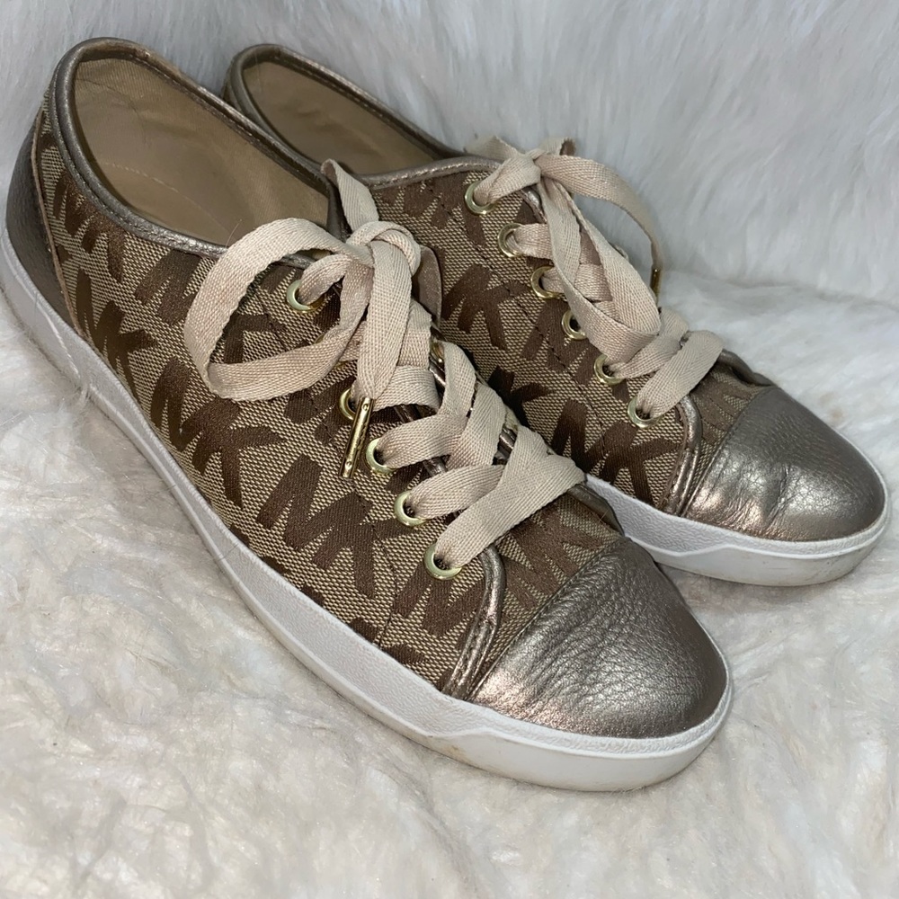 ⭐️SOLD⭐️ Michael Kors Sneakers 👟